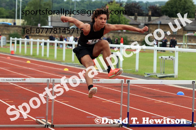 Hurdles, 2026 Northumberland Schools Track and Field, Wentworth, Hexhan. Photo: David T. Hewitson/Sports for All Pics